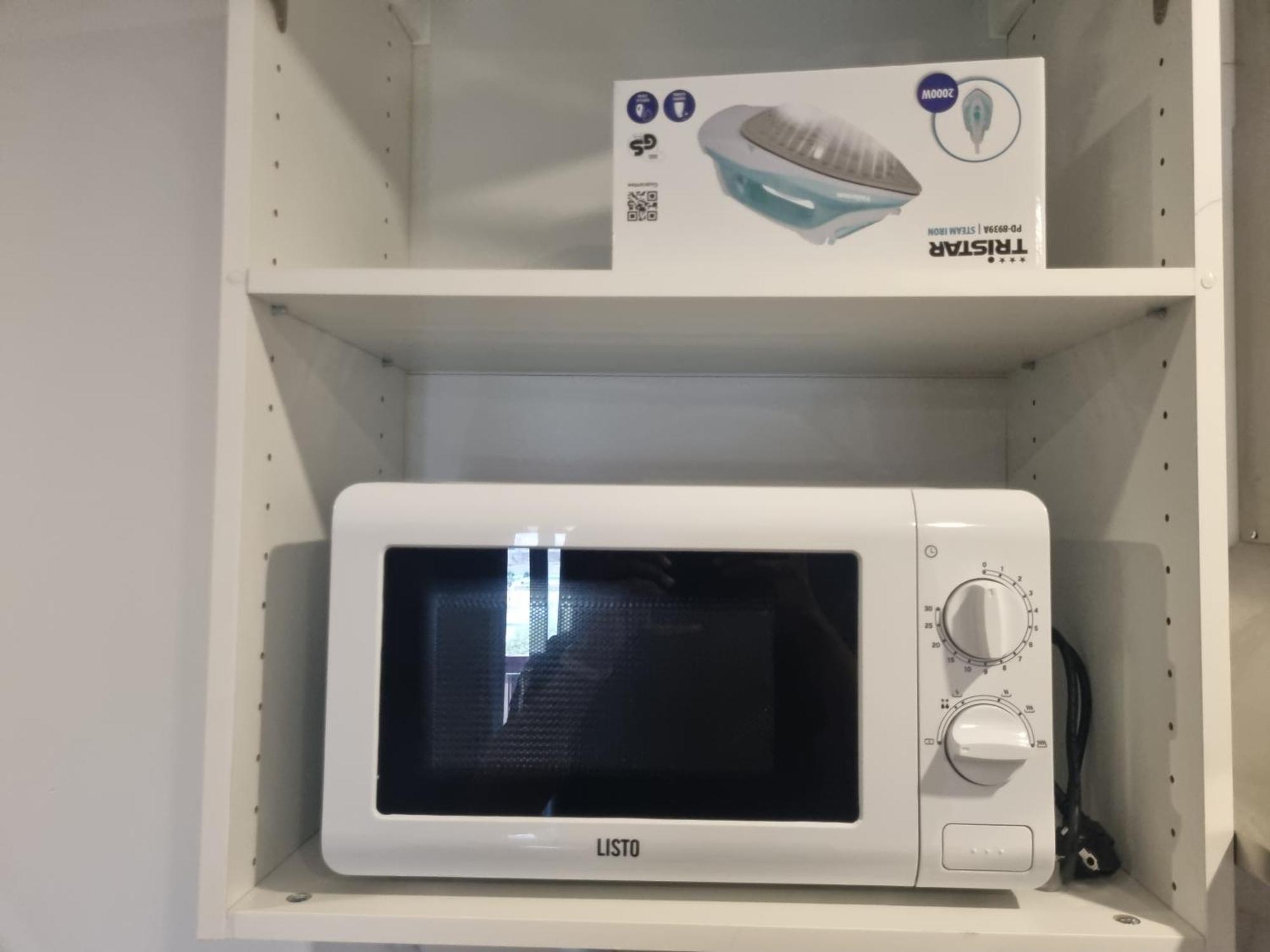 F2 F3 ,appartement Climatise Neuf, Magnifique Vue Sur Et Aeroport, Proche Tram Et Gare Sncf 1 Min,aeroport 3 Minutes, 2or3 Rooms, New Ac Apartment, Magnificent Sea And Airport Views, Close To Tram And Sncf Train Station 1 Min, Airport 3 Min *
