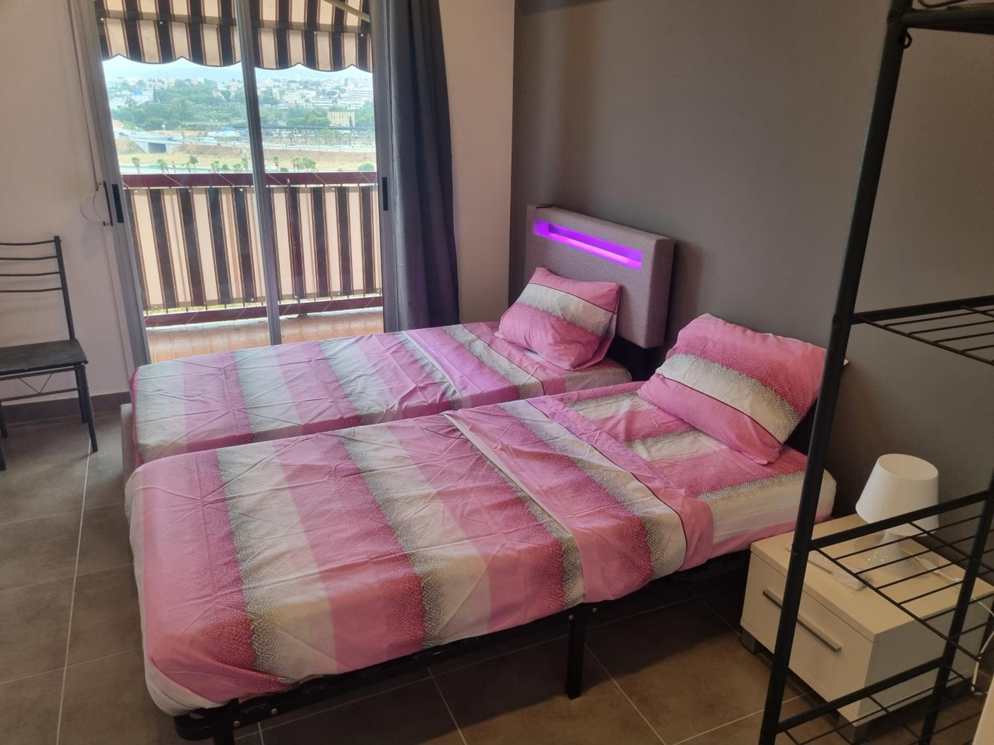 F2 F3 ,appartement Climatise Neuf, Magnifique Vue Sur Et Aeroport, Proche Tram Et Gare Sncf 1 Min,aeroport 3 Minutes, 2or3 Rooms, New Ac Apartment, Magnificent Sea And Airport Views, Close To Tram And Sncf Train Station 1 Min, Airport 3 Min * Nizza