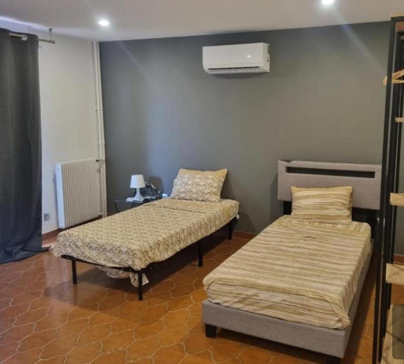 F2 F3 ,appartement Climatise Neuf, Magnifique Vue Sur Et Aeroport, Proche Tram Et Gare Sncf 1 Min,aeroport 3 Minutes, 2or3 Rooms, New Ac Apartment, Magnificent Sea And Airport Views, Close To Tram And Sncf Train Station 1 Min, Airport 3 Min Appartamento